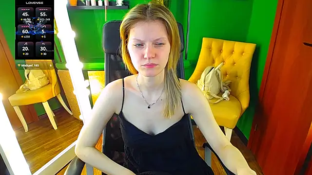 Snapshot of MaryHiggins chatting on March 2025 01:49:01 PM MaryHiggins online show from March 2025 01:49:01 PM