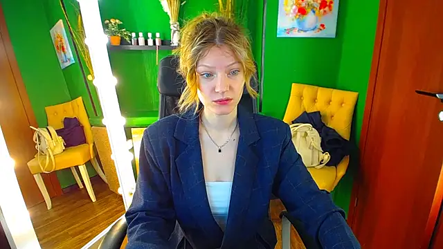 Snapshot of MaryHiggins chatting on March 2025 10:49:02 AM MaryHiggins online show from March 2025 10:49:02 AM