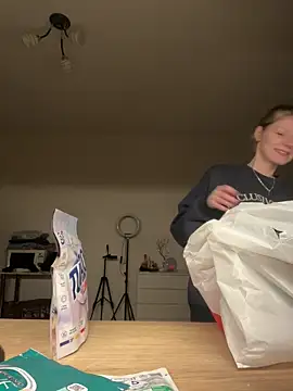 Snapshot of MaryHiggins chatting on March 2025 06:11:02 PM MaryHiggins online show from March 2025 06:11:02 PM