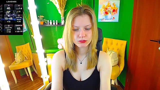 Snapshot of MaryHiggins chatting on March 2025 07:40:02 AM MaryHiggins online show from March 2025 07:40:02 AM