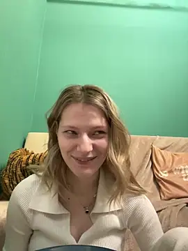 Snapshot of MaryHiggins chatting on March 2025 03:24:02 PM MaryHiggins online show from March 2025 03:24:02 PM