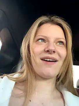 Snapshot of MaryHiggins chatting on September 2025 09:53:02 AM MaryHiggins online show from September 2025 09:53:02 AM