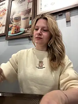 Snapshot of MaryHiggins chatting on September 2025 12:16:01 PM MaryHiggins online show from September 2025 12:16:01 PM