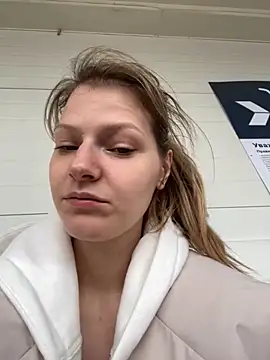 Snapshot of MaryHiggins chatting on September 2025 02:06:02 PM MaryHiggins online show from September 2025 02:06:02 PM