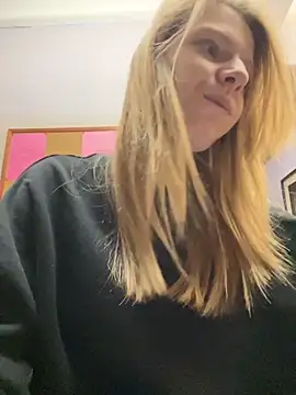 Snapshot of MaryHiggins chatting on September 2025 12:41:02 PM MaryHiggins online show from September 2025 12:41:02 PM