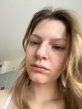 Snapshot of MaryHiggins chatting on September 2025 09:36:02 AM MaryHiggins online show from September 2025 09:36:02 AM