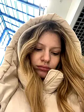 Snapshot of MaryHiggins chatting on November 2025 11:53:01 AM MaryHiggins online show from November 2025 11:53:01 AM