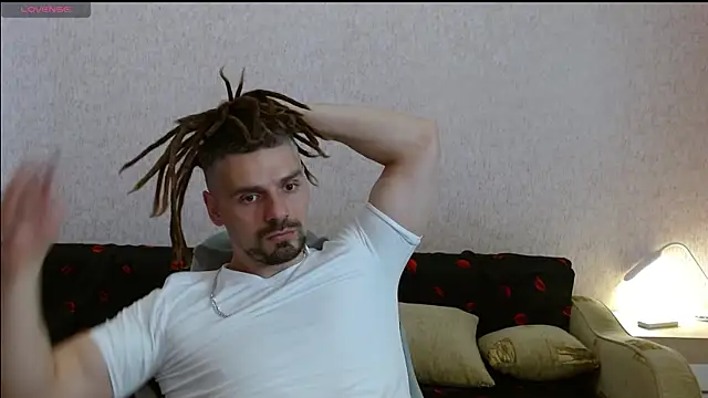 Snapshot of Aestheticguy101 chatting on June 2026 12:37:01 PM Aestheticguy101 online show from June 2026 12:37:01 PM