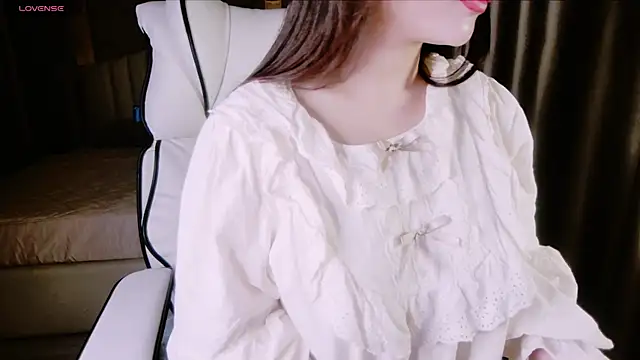 Girl  Funny online show from March 2025 06:12:01 PM