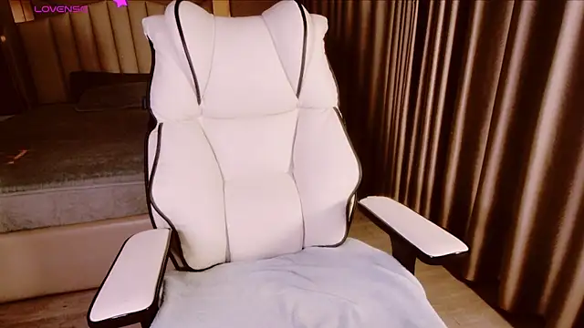 Girl  Funny online show from September 2025 05:51:02 PM