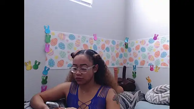 RylHoneyy online show from April 2026 06:17:01 PM