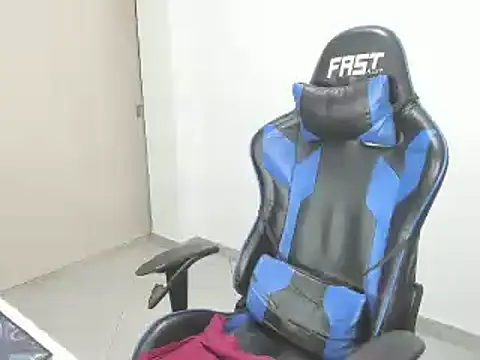 sophiax-x online show from February 2025 12:08:01 PM