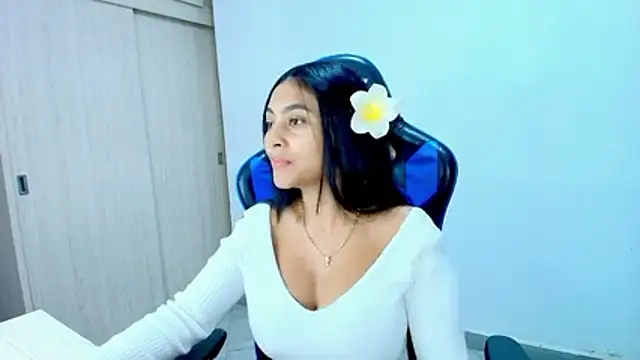 Snapshot of sophiax-x chatting on January 2026 08:01:02 PM sophiax-x online show from January 2026 08:01:02 PM