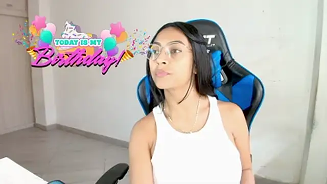 Snapshot of sophiax-x chatting on February 2026 03:18:02 PM sophiax-x online show from February 2026 03:18:02 PM