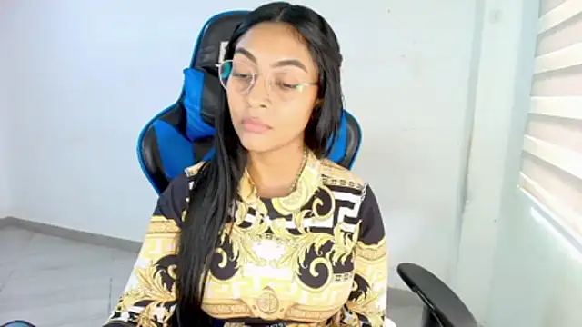 Snapshot of sophiax-x chatting on February 2026 03:52:02 PM sophiax-x online show from February 2026 03:52:02 PM