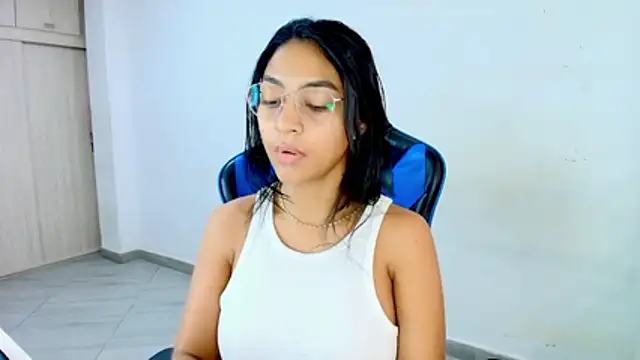 Snapshot of sophiax-x chatting on March 2026 01:24:01 PM sophiax-x online show from March 2026 01:24:01 PM