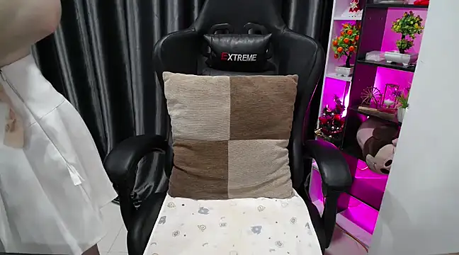 Yuki-yio online show from February 2025 01:20:01 AM