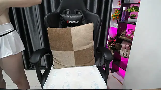 Yuki-yio online show from September 2025 01:20:02 AM