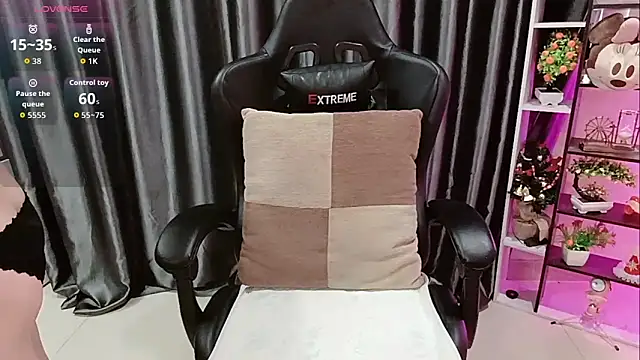 Yuki-yio online show from November 2025 01:05:02 AM