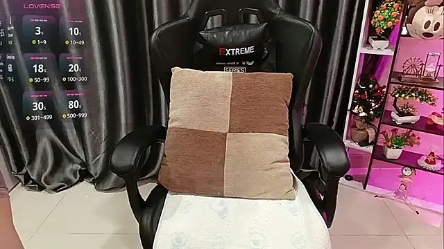 Yuki-yio online show from November 2025 01:17:02 AM