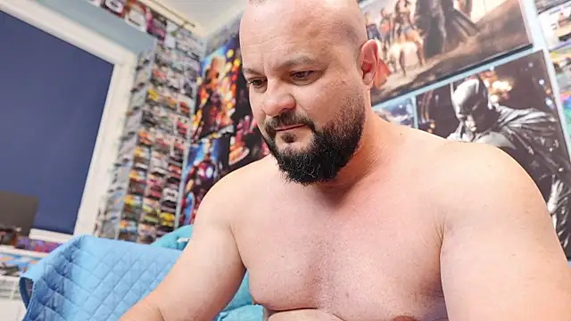 Snapshot of Muscle_Bear chatting on May 2026 04:17:01 AM Muscle Bear online show from May 2026 04:17:01 AM