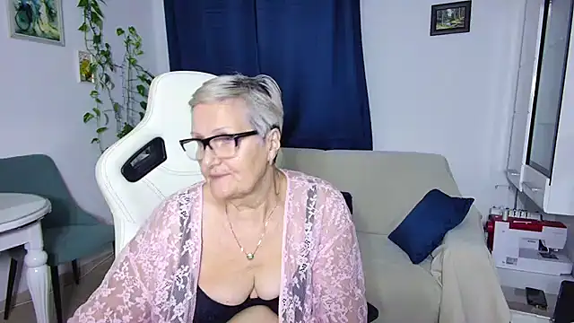 Selenna57 online show from December 2025 07:53:02 PM