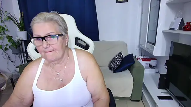Selenna57 online show from April 2026 05:25:01 PM