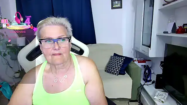 Selenna57 online show from May 2026 05:28:02 PM