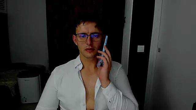 sexxymuscles4u online show from November 2025 12:04:01 PM