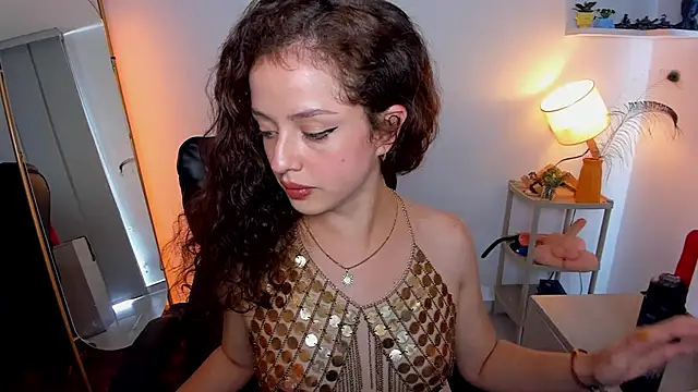 Cassandra Caiin online show from October 2025 06:24:01 PM