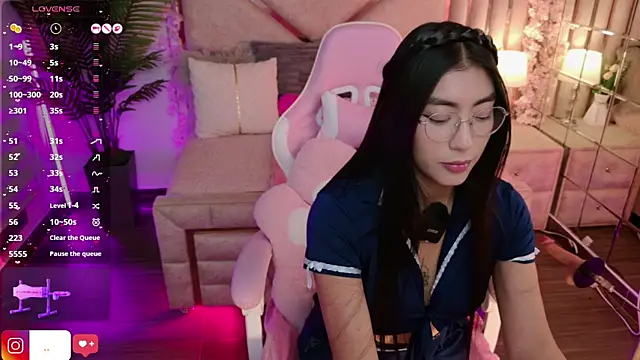 shanon- online show from September 2025 10:53:01 PM