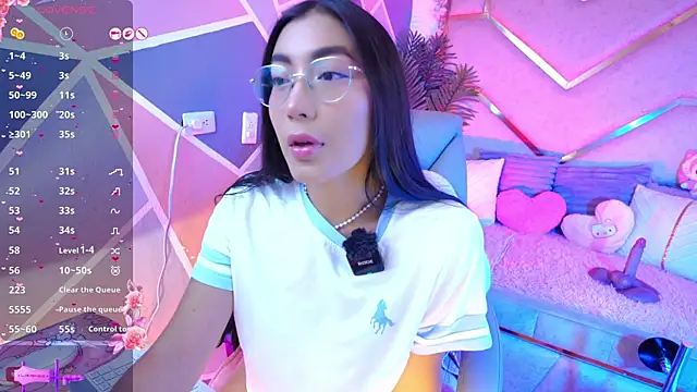 Snapshot of shanon- chatting on June 2026 10:51:01 PM shanon- online show from June 2026 10:51:01 PM