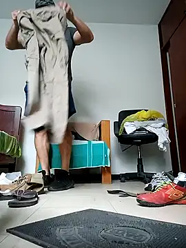 chicoguapo8 online show from February 2025 08:42:02 PM