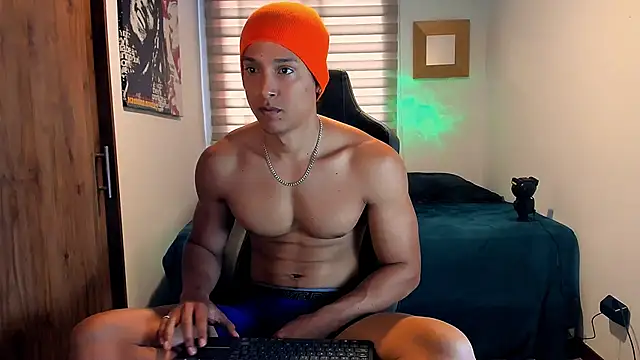 Liam V online show from January 2025 01:41:01 PM