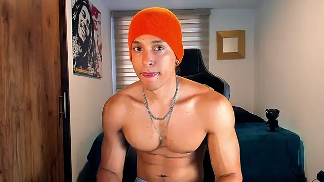 Liam V online show from January 2025 01:42:01 PM