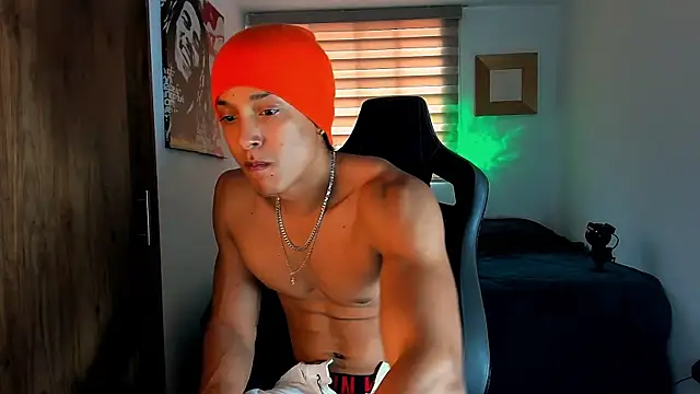 Liam V online show from February 2025 04:44:01 PM