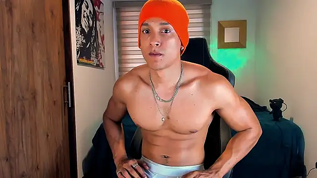 Liam V online show from February 2025 08:57:01 PM