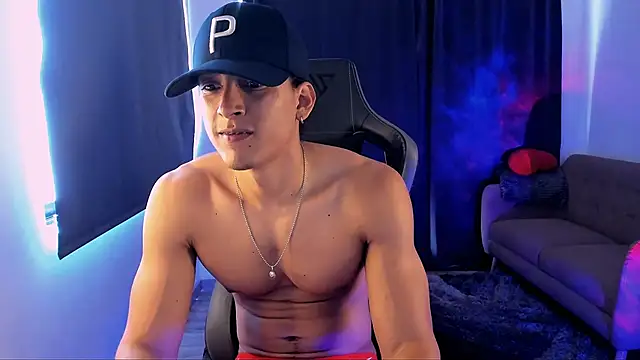 Liam V online show from March 2025 06:44:02 PM