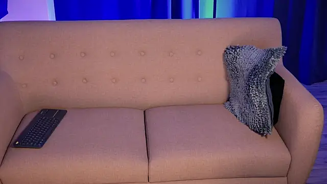 Liam V online show from September 2025 02:38:02 AM