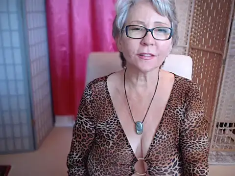 petradaniels online show from September 2025 05:29:02 PM