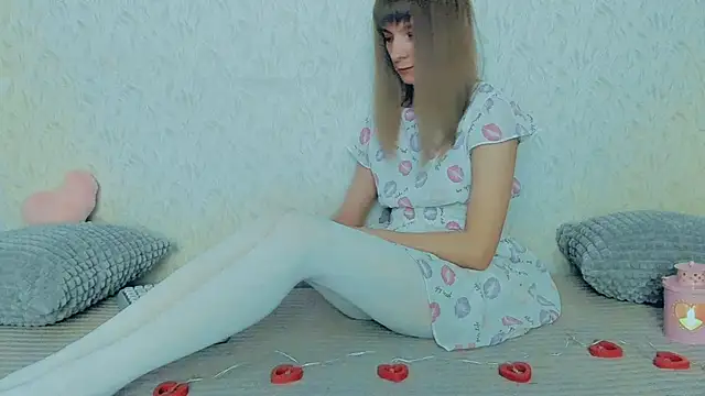 YourCaramel online show from February 2025 12:21:01 PM