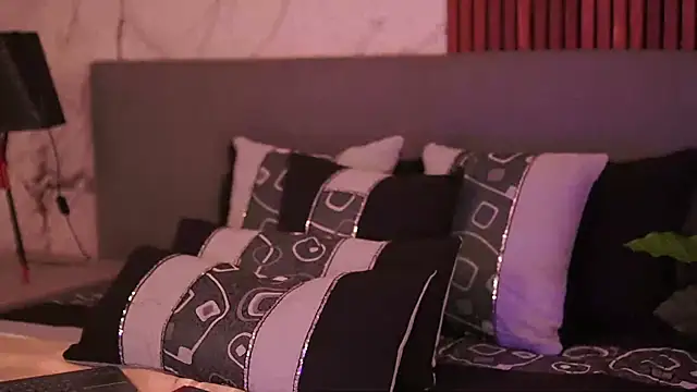 DulceLenns online show from January 2025 05:51:02 PM