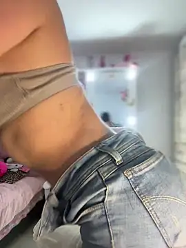 Emmily 19 online show from January 2025 10:48:01 PM