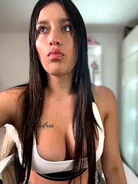 Emmily 19 online show from September 2025 01:07:02 AM