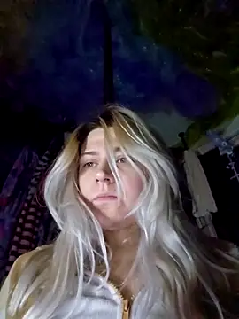 ScarletCallings420 online show from February 2025 04:41:02 PM