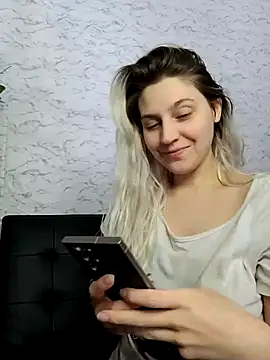 Snapshot of ScarletCallings420 chatting on April 2026 01:54:01 AM ScarletCallings420 online show from April 2026 01:54:01 AM
