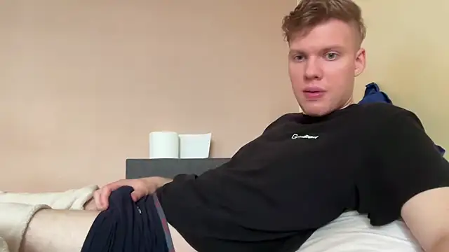 Snapshot of sexybooii6968 chatting on October 2025 01:44:01 PM sexybooii6968 online show from October 2025 01:44:01 PM