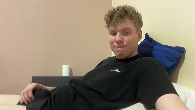 Snapshot of sexybooii6968 chatting on November 2025 03:58:02 PM sexybooii6968 online show from November 2025 03:58:02 PM