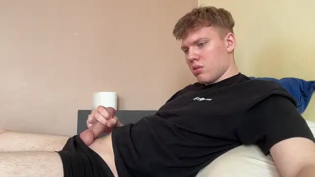 Snapshot of sexybooii6968 chatting on February 2026 01:28:02 PM sexybooii6968 online show from February 2026 01:28:02 PM