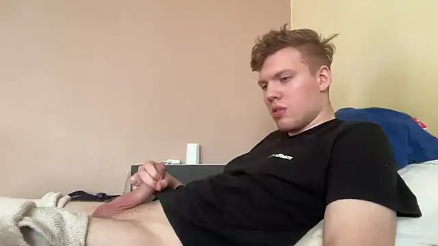 Snapshot of sexybooii6968 chatting on February 2026 01:41:01 PM sexybooii6968 online show from February 2026 01:41:01 PM